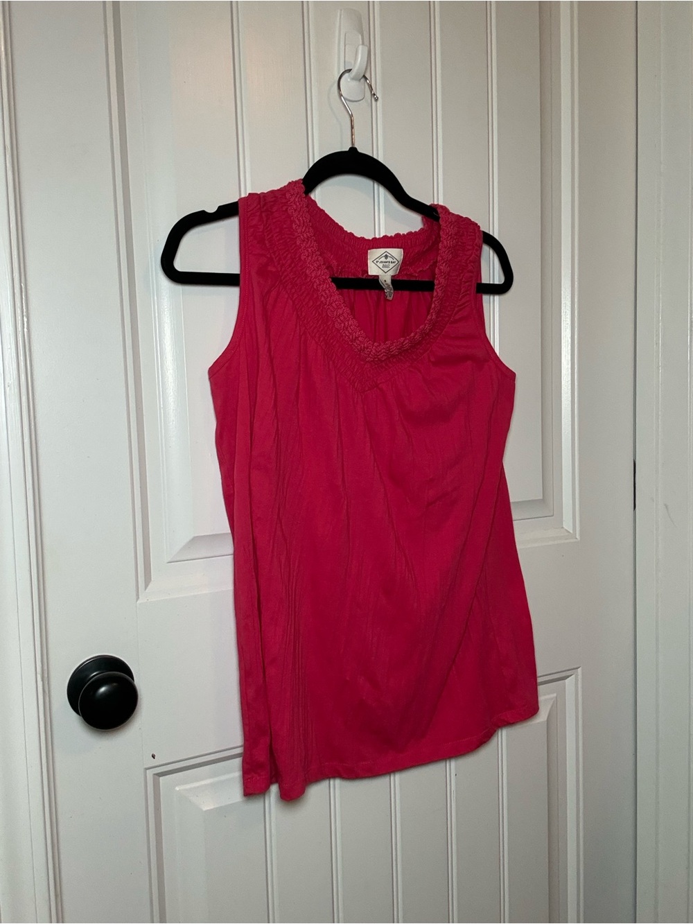 St. John's Bay Hot Pink Sleeveless Scoop-Neck Tank